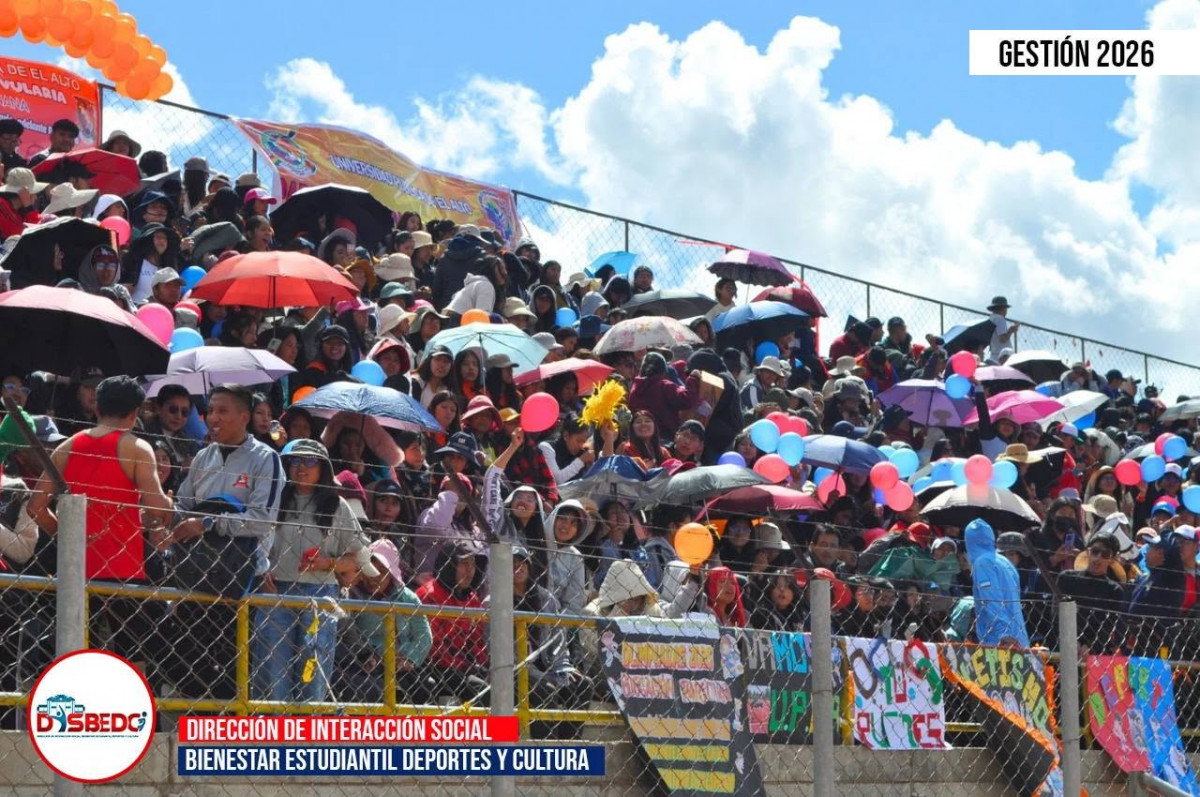 La comunidad universitaria vive con pasión las diferentes disciplinas de atletismo en el Estadio Cosmos 79.