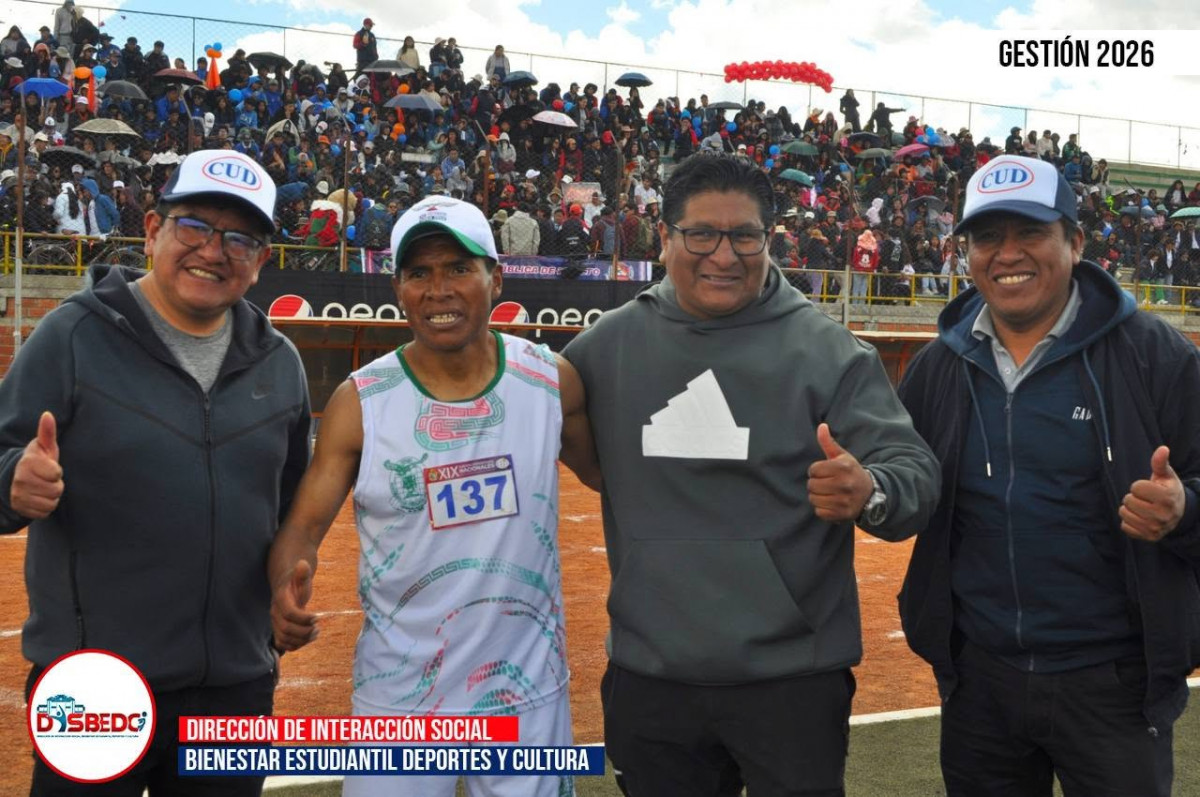 Autoridades de la Universidad Pública de El Alto estuvieron presentes en el Estadio Cosmos 79.
