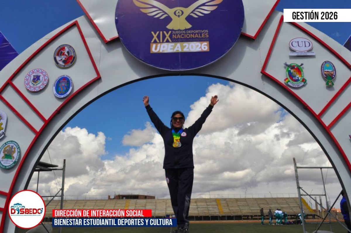 Premiación de la categoría femenina en las diferentes disciplinas de atletismo en el Estadio Cosmos 79.