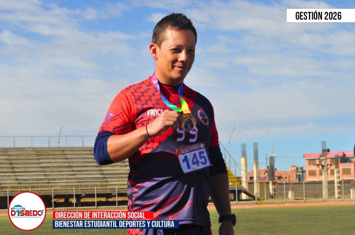 Premiación de la categoría masculina en las diferentes disciplinas de atletismo en el Estadio Cosmos 79.