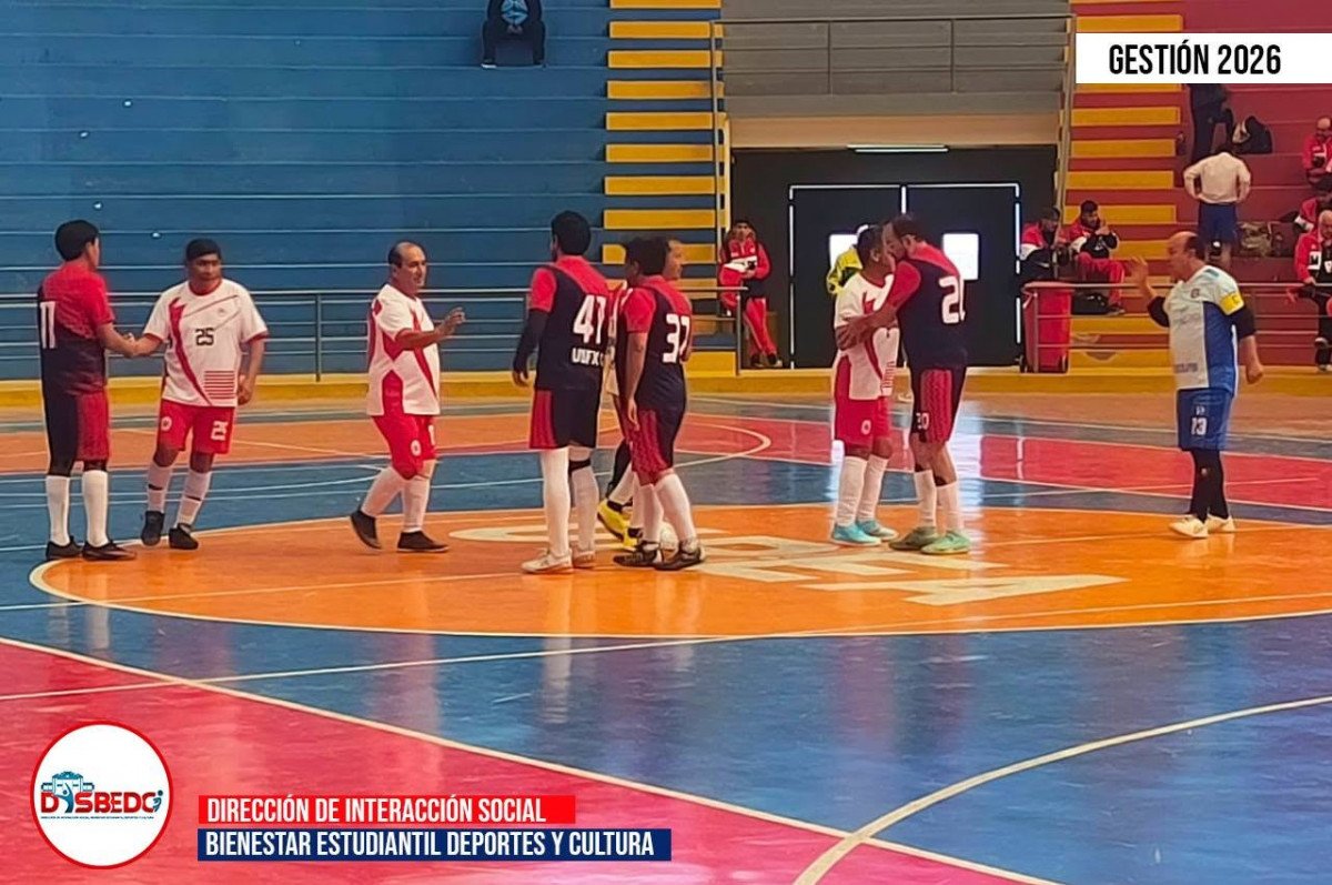 El futsal se vive con entusiasmo y pasión en el Coliseo Universitario de la UPEA.
