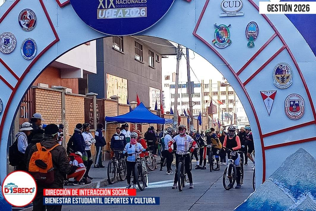 Docentes de las universidades públicas participaron con entusiasmo en la disciplina de ciclismo.