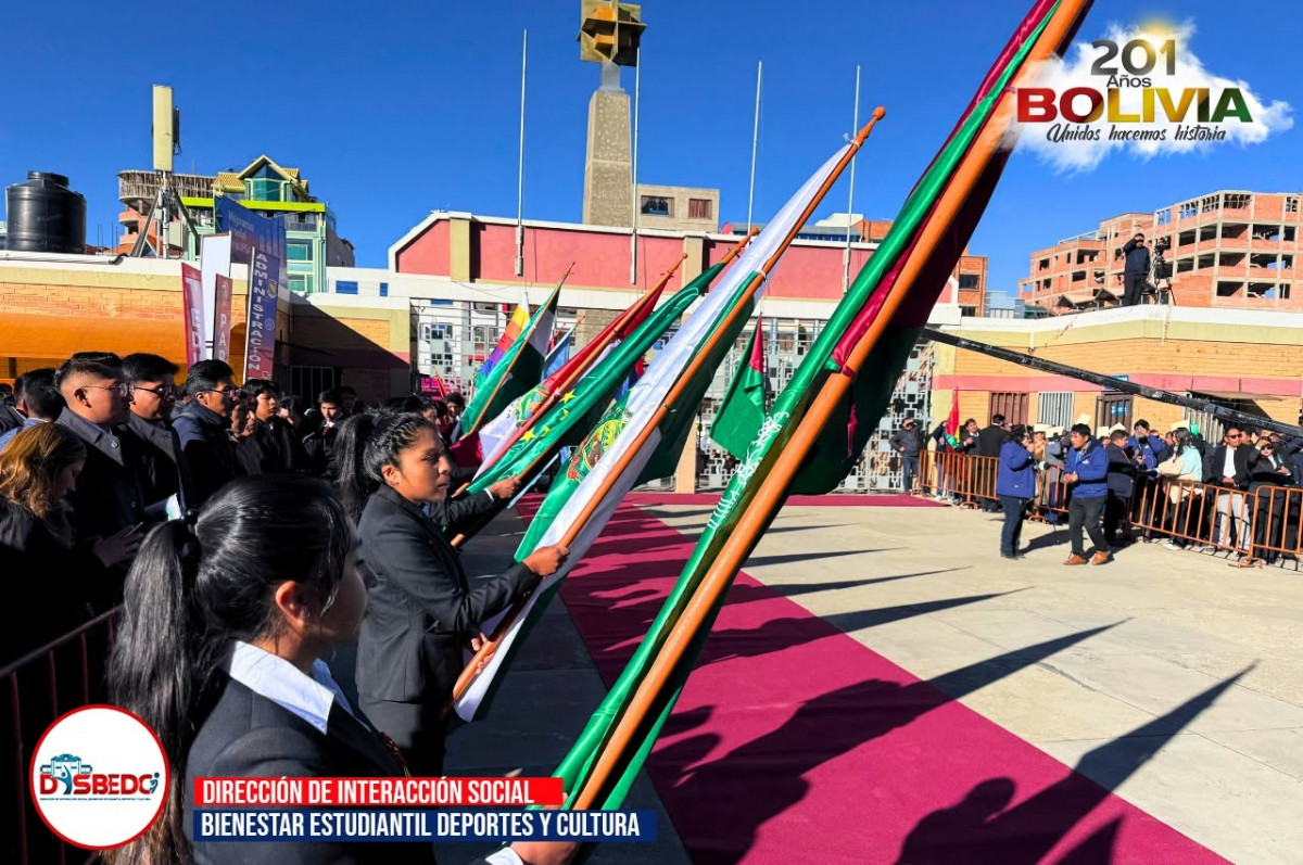 LA UNIVERSIDAD PÚBLICA DE EL ALTO Y SUS MÁXIMAS AUTORIDADES RINDEN HOMENAJE A NUESTRA PATRIA BOLIVIA EN SUS 201 AÑOS DE INDEPENDENCIA