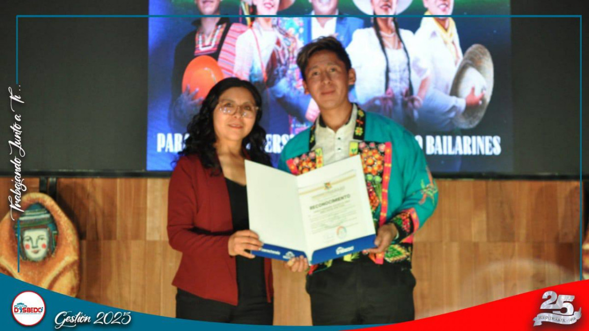 Invitados Especiales Engalanan la II Gala Folklórica