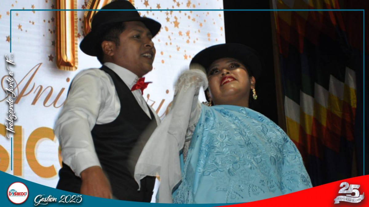 Presentación del Ballet Folklórico de la UPEA