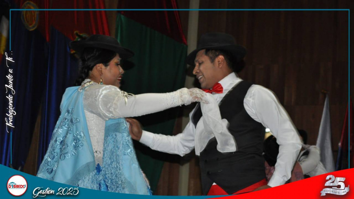 Presentación del Ballet Folklórico de la UPEA