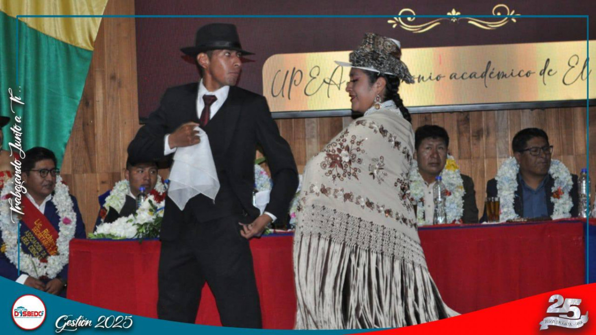 El Ballet Folklórico de la UPEA aporta color y tradición en la Sesión de Honor de Carrera Ciencias de la Comunicación Social