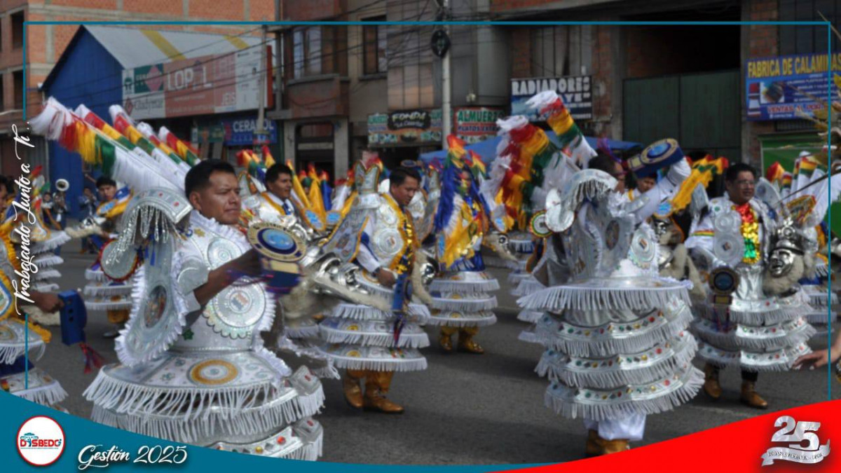 La Entrada UPEA 2025 Brilla Junto a sus Máximas Autoridades