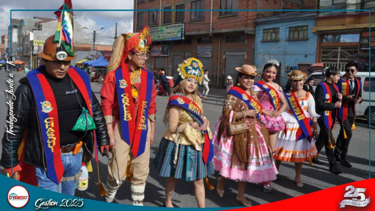 La Entrada UPEA 2025 Brilla Junto a sus Máximas Autoridades