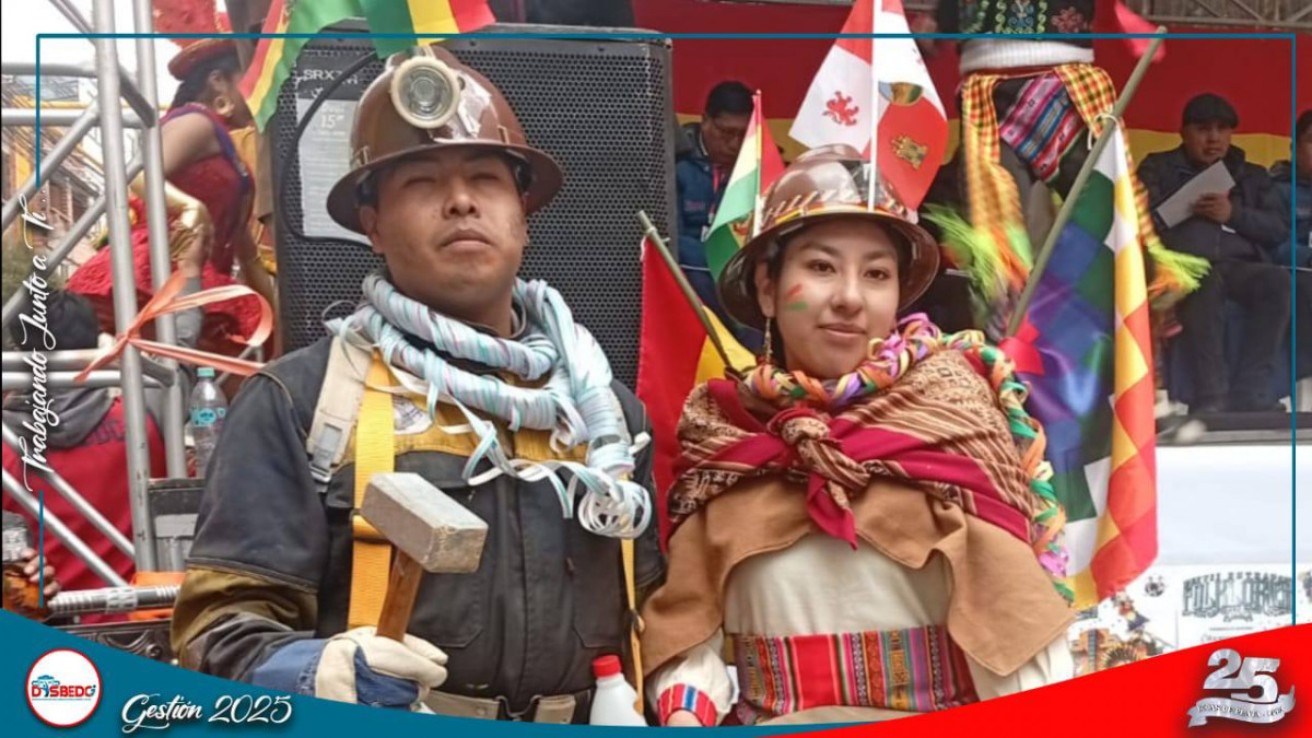 Feria Cultural y Artística de Monografías une talento y tradición rumbo a la Entrada Folklórica de la UPEA.