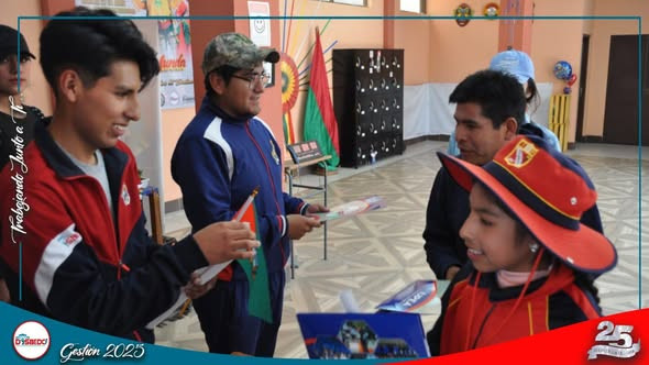 Estudiantes del colegio Centenario 891 de Juli visitan la UPEA y se inspiran en una futura vida profesional.