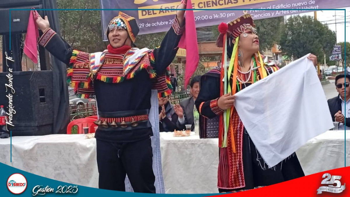 Brillante presentación del Ballet Folklórico UPEA en la 9na Feria Científica del Área de Ciencias y Artes del Hábitat