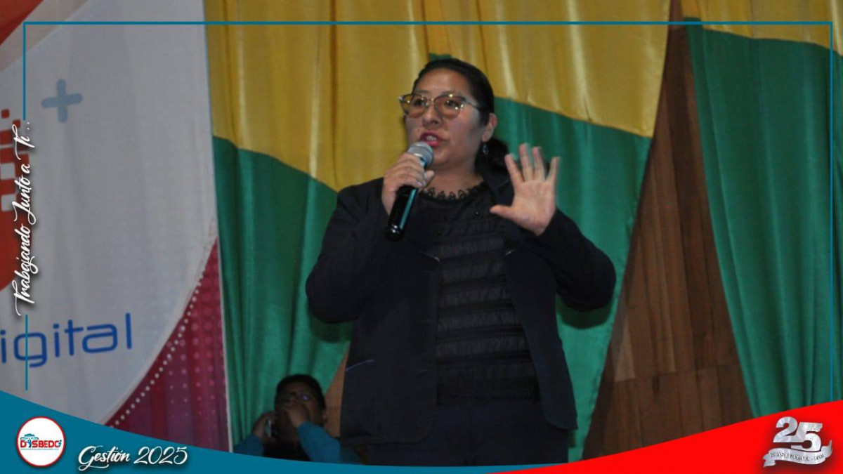 Seminario sobre Becas Universitarias reúne a la comunidad estudiantil