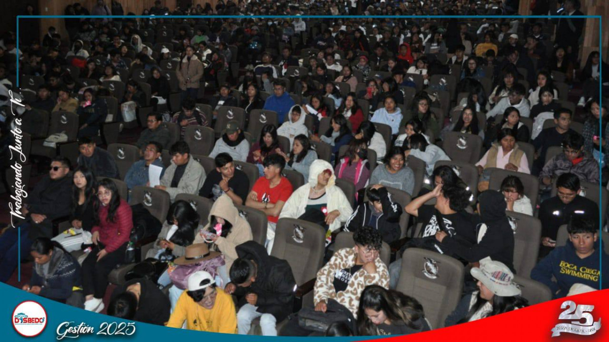 Seminario sobre Becas Universitarias reúne a la comunidad estudiantil