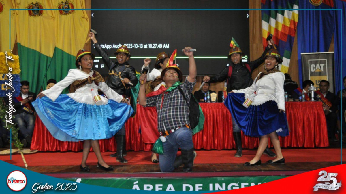 Ballet Folklórico de la UPEA engalana la Sesión de Honor de la Carrera de Ingeniería Autotrónica