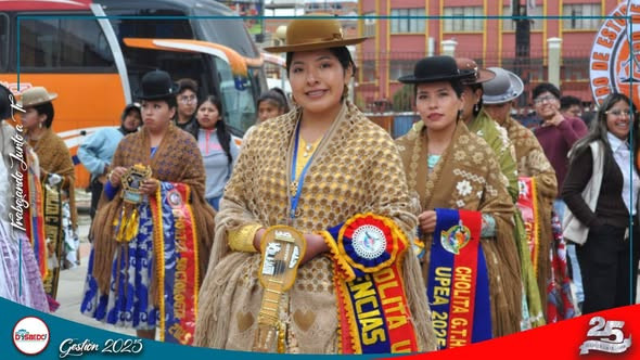 Ensayo general de los candidatos a Miss, Míster, Cholita, Ñusta y Chasqui UPEA 2025 reúne belleza, alegría y tradición.